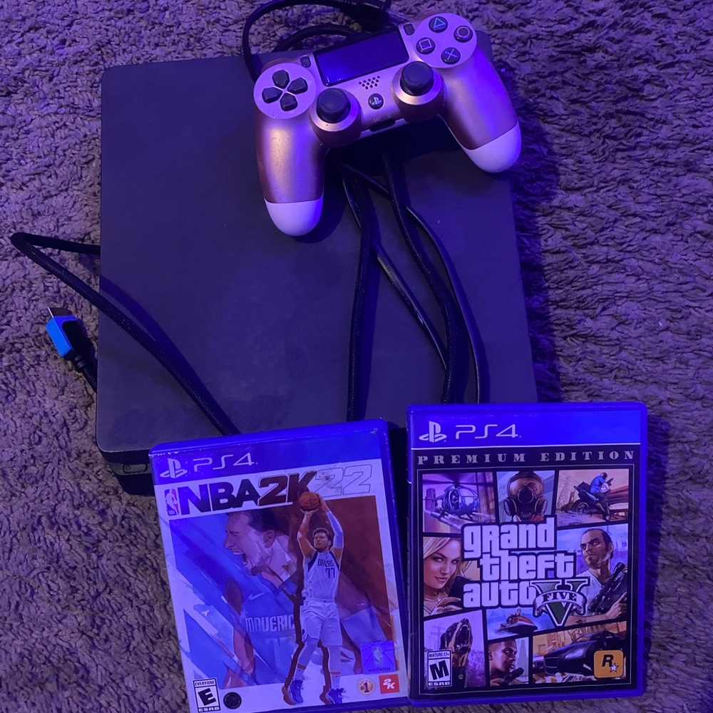 PlayStation 4 Slim